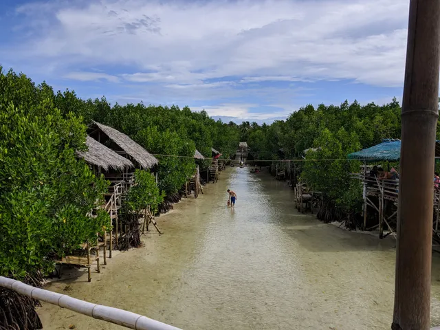 Tubajon Aquamarine Park