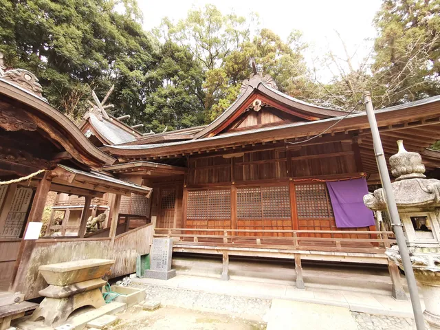 Yatsurugi Shrine