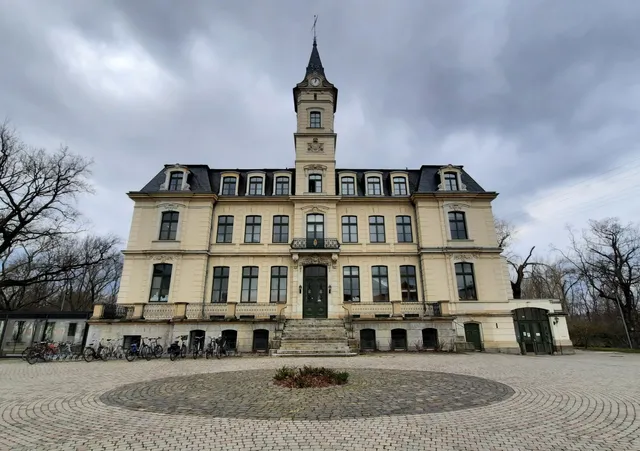 Castle Schoenefeld e.V.