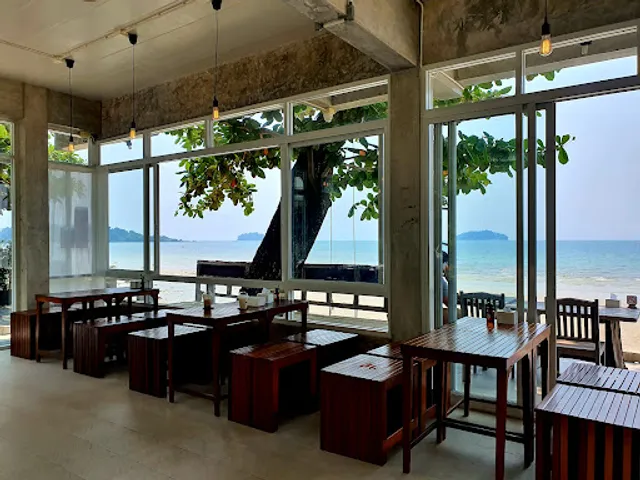 Sea Almond cafe and eatery, Koh Chang