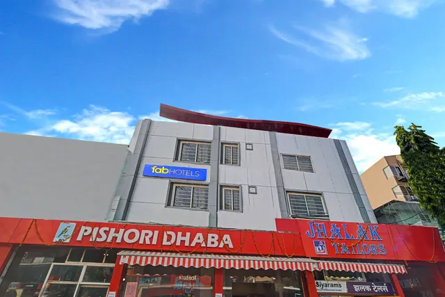 FabHotel Pishori - Hotel in Tower Square, Indore