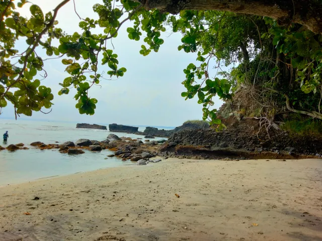 Guci Batu Kapal Beach