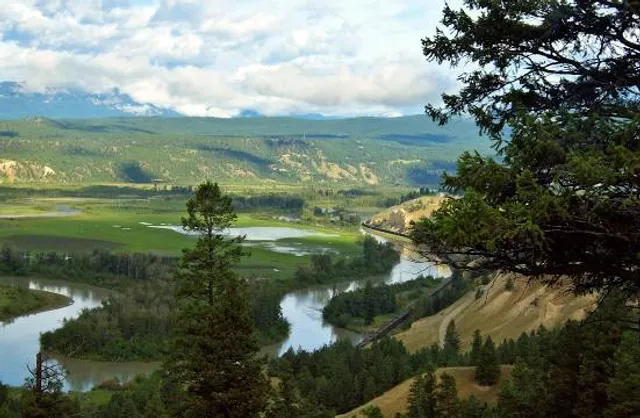 Old Coach Trail, Radium trailhead