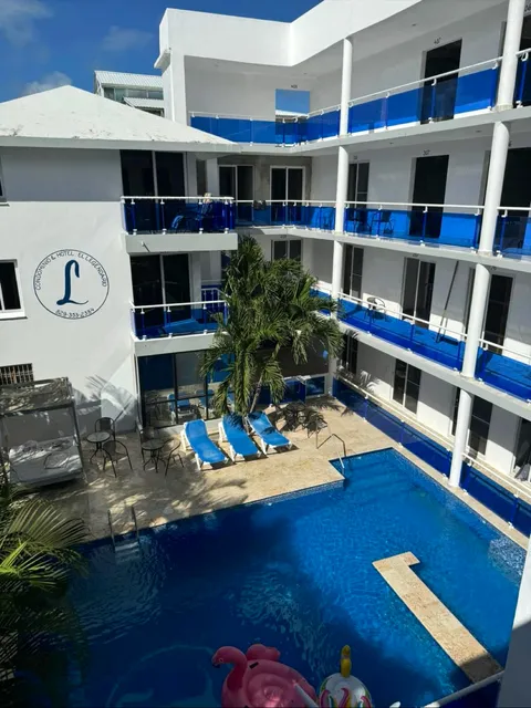 Hotel & Condominium El Legendario