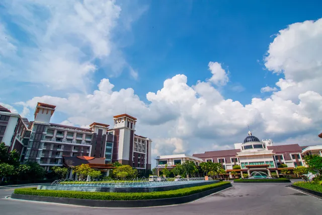 Summit Windmill Golf Suite Hotel @Suvarnabhumi