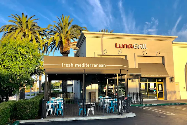 Luna Grill Huntington Beach - Bella Terra