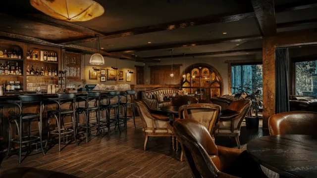 Harry's Cocktail Lounge & Bar