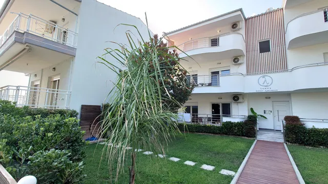 Lamda Deluxe Apartments