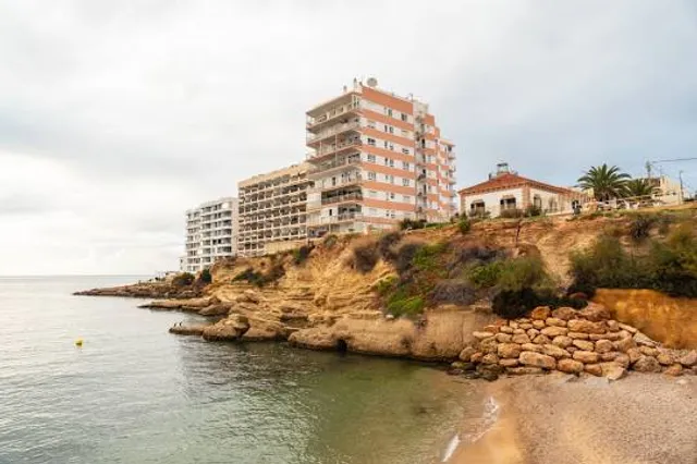 Faro de Cuevas Blancas
