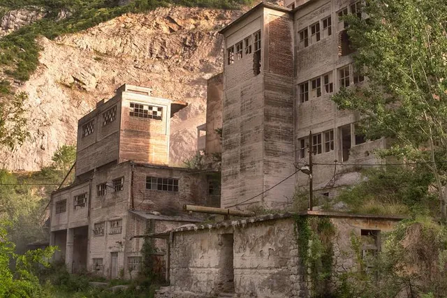 Exploseum Factory DAG