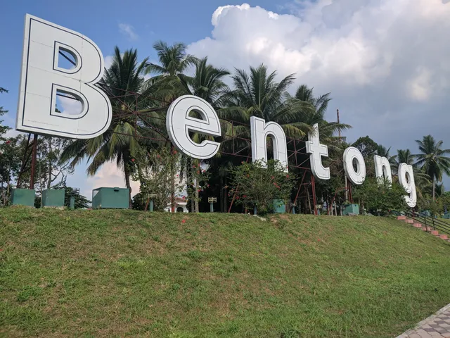 Taman Pinggiran Sungai Marong