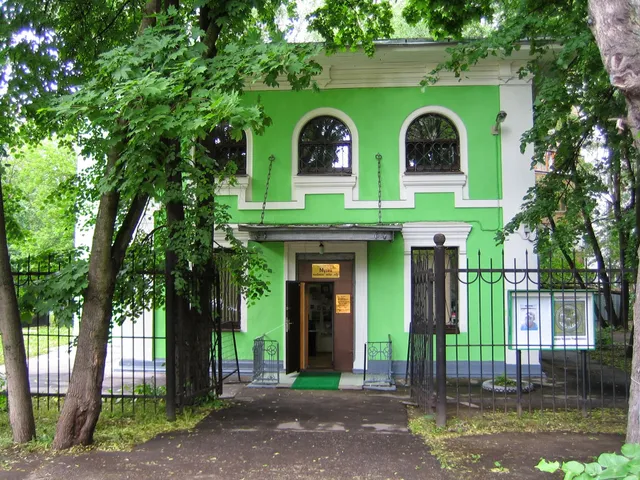 Muzeyno-Vystavochnyy Tsentr "Dacha" Muzeya Russkogo Lubka I Naivnogo Iskusstva