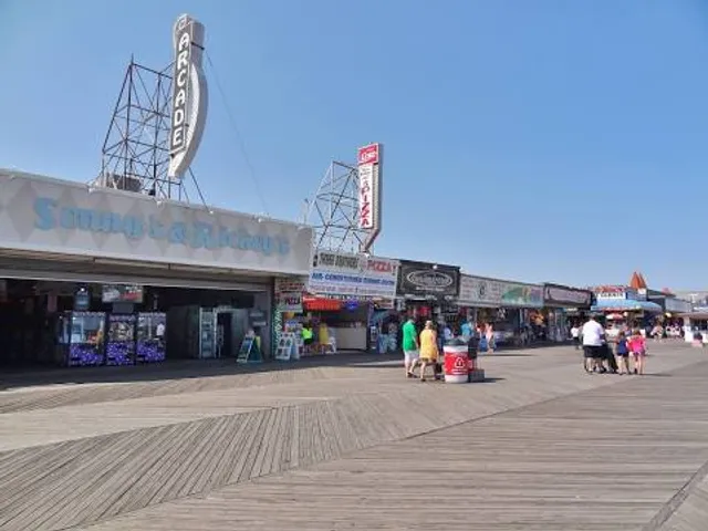 Casino Pier & Breakwater Beach