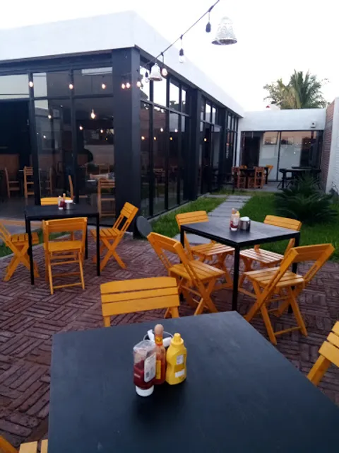 Balthazar Smash burgers