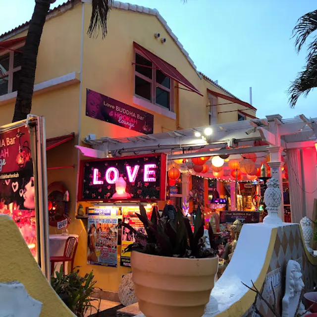 EDEN BEACH Bar & Lounge