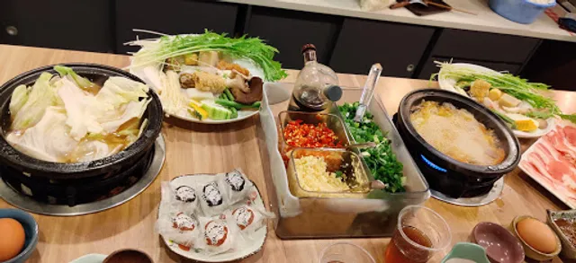 香香石頭火鍋 七賢店