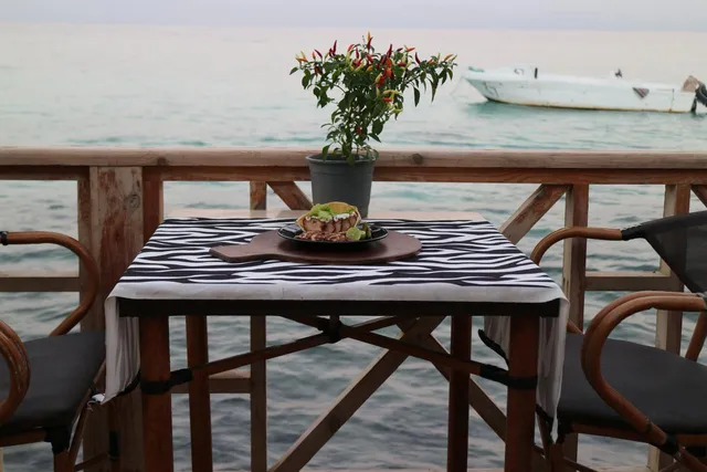 Mayooti Cafe & Restaurant