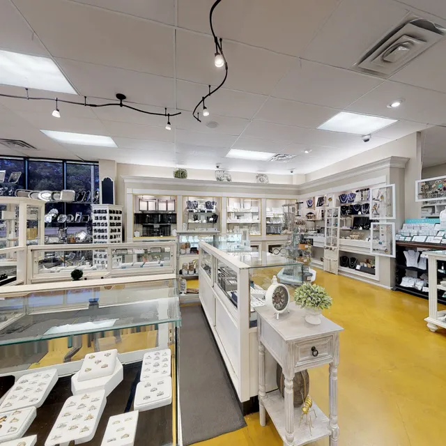 DeLuca's Fine Jewelry & Gifts