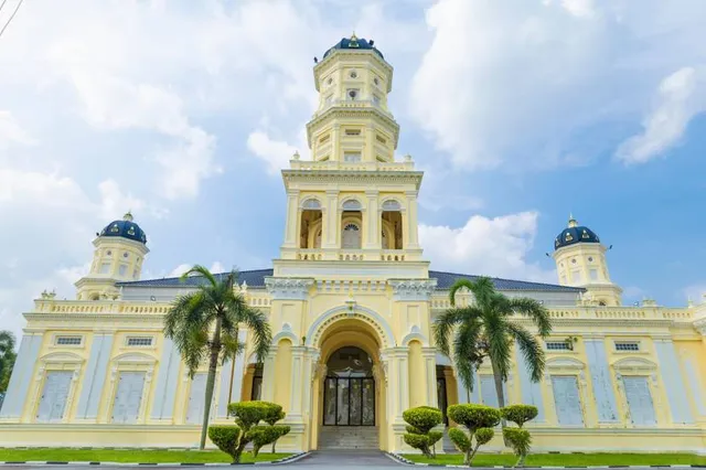 Sultan Abu Bakar Mosque