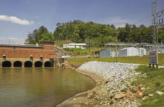 Morgan Falls Overlook Park