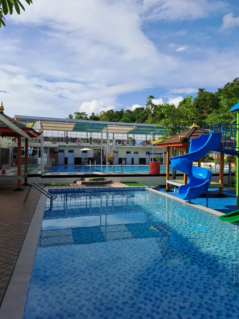 Kolam Renang Banua Wisata