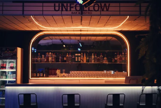 UNFOLLOW BAR&BISTRO