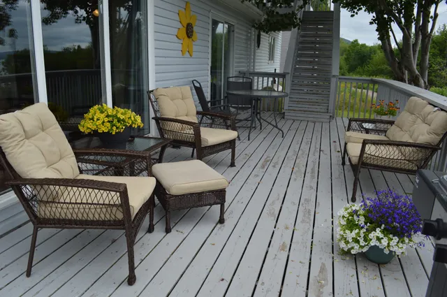 Bear on the Lake Guesthouse