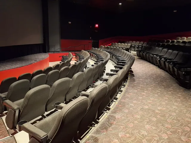 Branson Meadows Cinemas 11