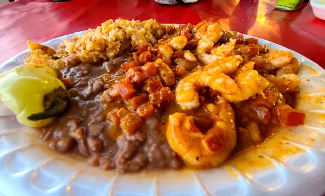 La Frontera 3 El Güero seafood hamburgers