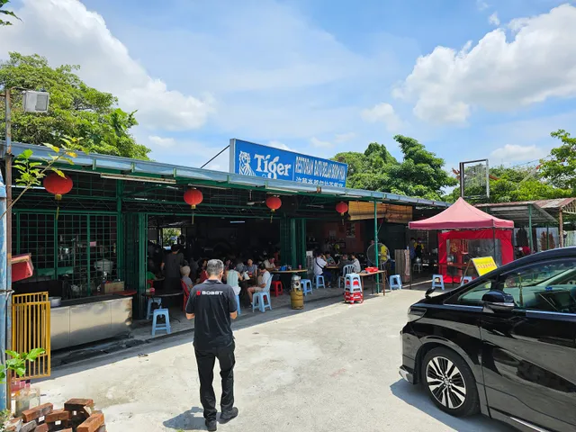 Batu Belah Boon Hua Restaurant (汶华肉骨茶) Bak Kut Teh