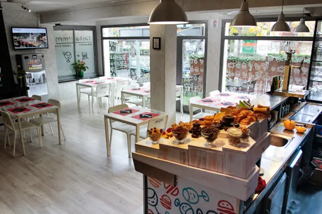 Tasta'mm Burger & Grill