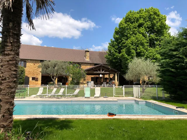 La Grange de Langlade: Gîte et Chambre d'hôtes, avec piscine et spa en campagne, Gîte de groupe en Dordogne, Périgord Noir