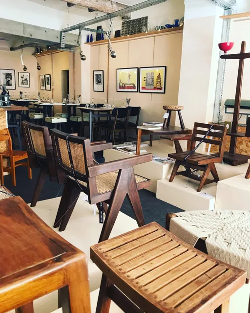 annie collectors gallery