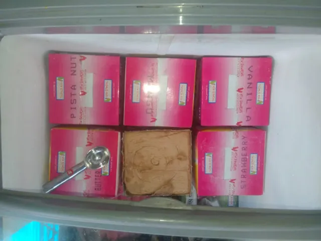 Fresh Sugar Cane Juice And Chats