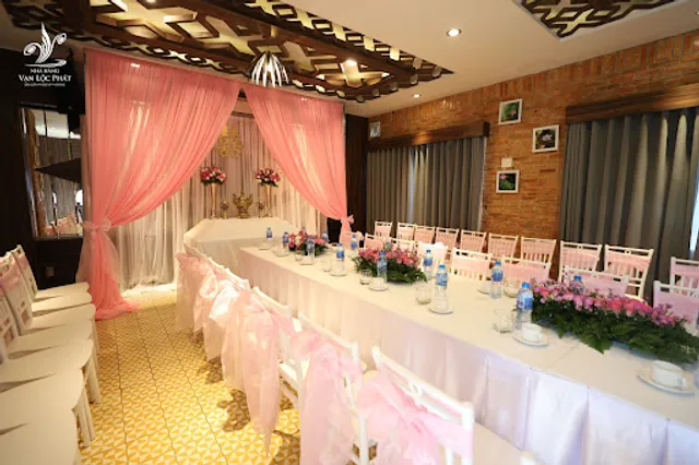 Van Loc Phat Garden Restaurant