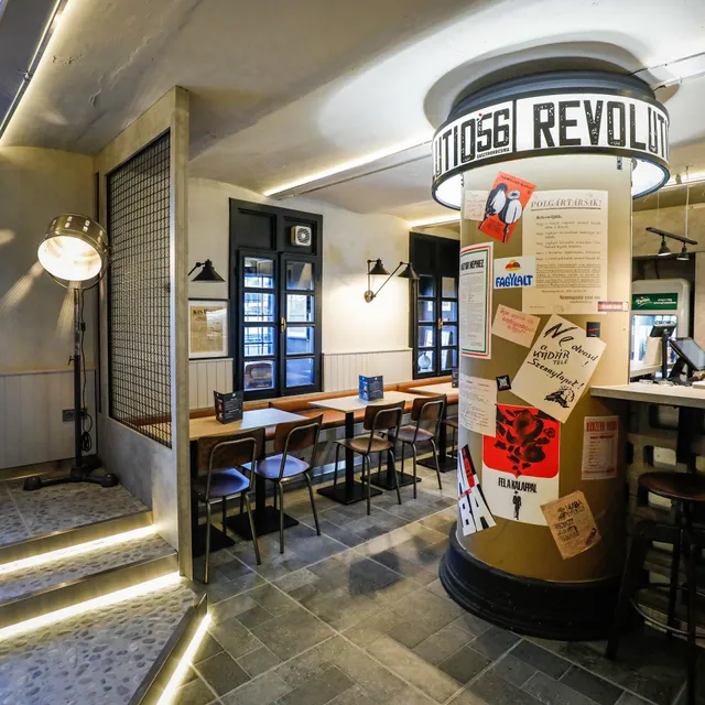 R56 / Revolutio 56 Pub