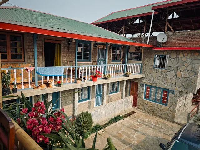 SILENT ECHO FARMSTAY BARA MANGWA