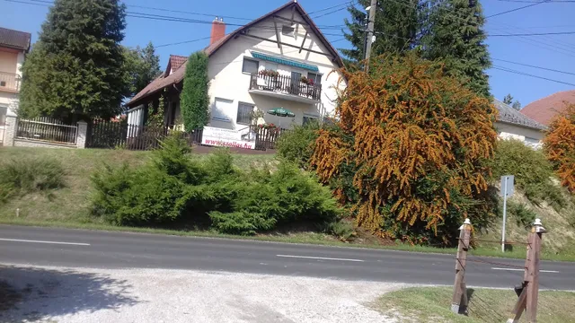 Holiday apartmanház