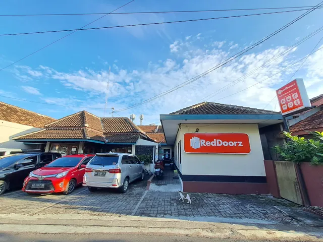 RedDoorz near Danurejan Malioboro