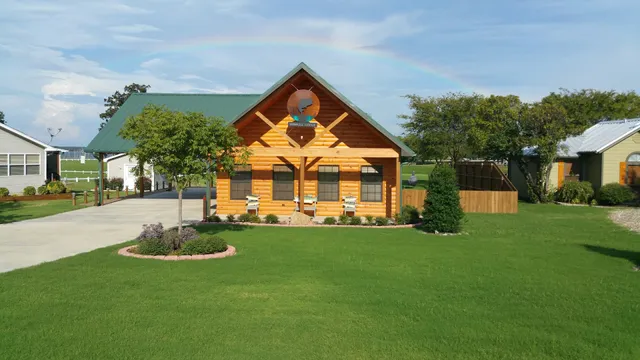 Sunrise Lodge on Lake Fork