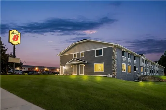 Super 8 by Wyndham Alexandria MN