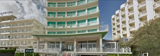 Hotel Royal di EAA Srl