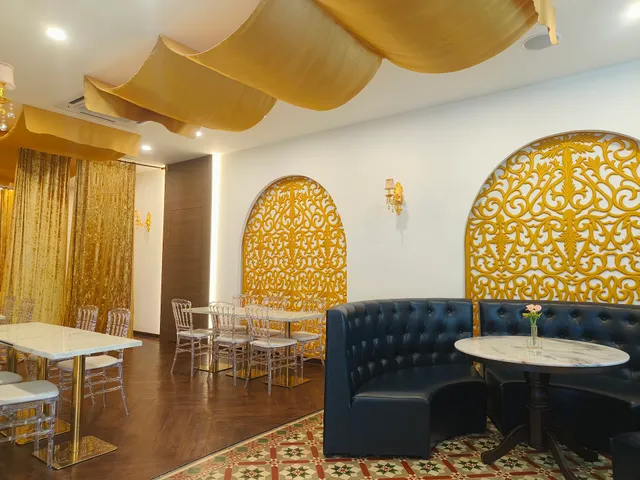 Oh Yeah Palace - Bamboo Briyani, Western & Banana Leaf Penang