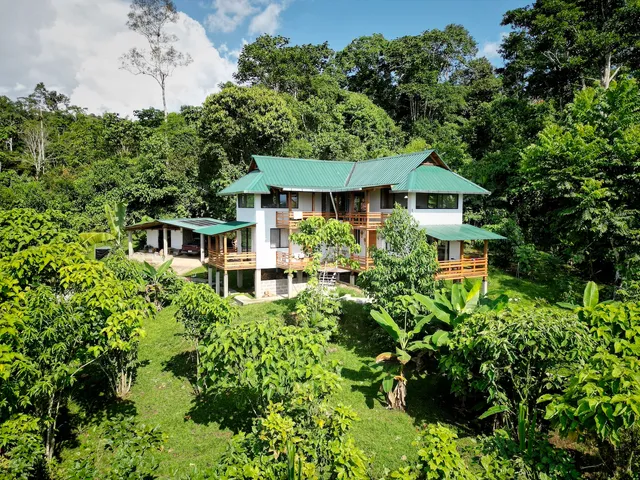 Coral Tree Lodge Tena