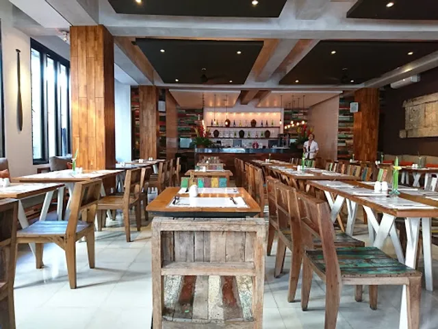 Mozzarella Restaurant & Bar