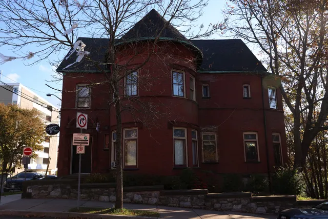 Chipman Hill Suites - 2 Mecklenburg St.