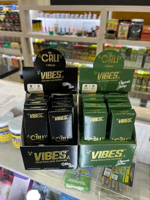 Rolling & Co. SMOKE SHOP -CBD-VAPE-WELLNESS- DELTA THC | DISPOSABLES | HOOKAH | KRATOM | CIGAR | E-JUICE | VAPES |