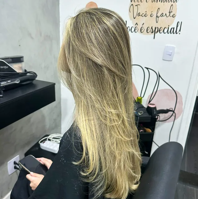 Carol Abranches Hair