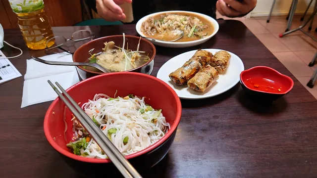 鼎越鴻越南美食館