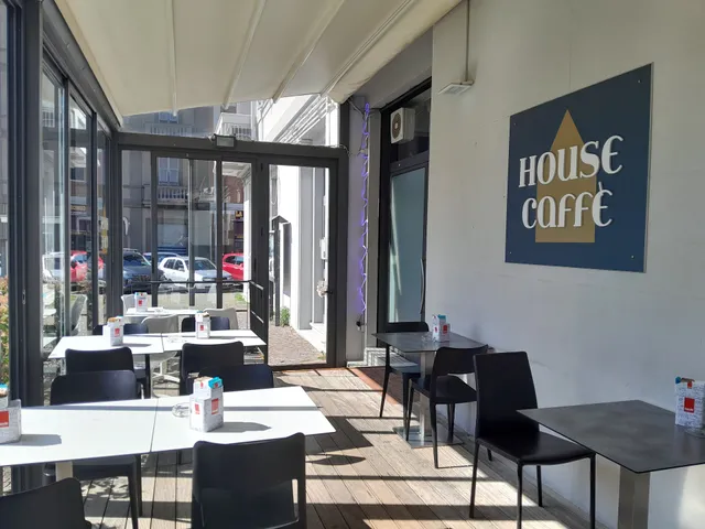 HOUSE CAFFE'